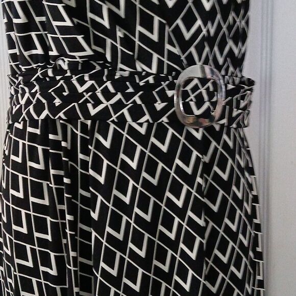 White House Black Market black white halter maxi dress Sz 8 - Picture 5 of 8